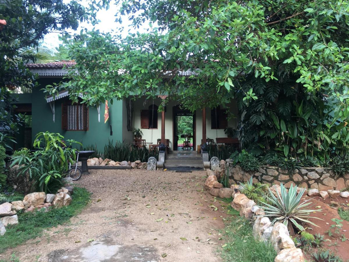 Hotel Owls Nest Udawalawe Exterior foto
